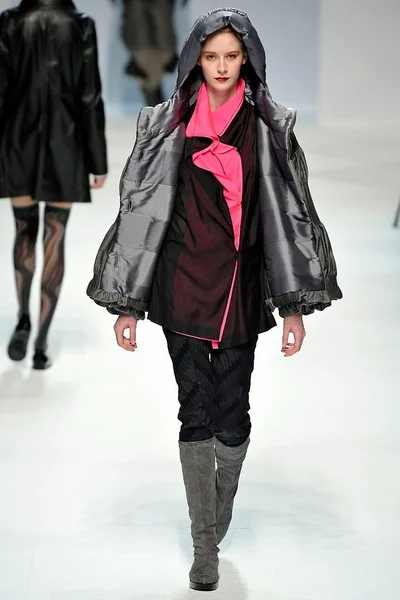 Look 28